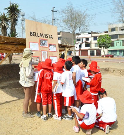 Visita de escolares al sitio